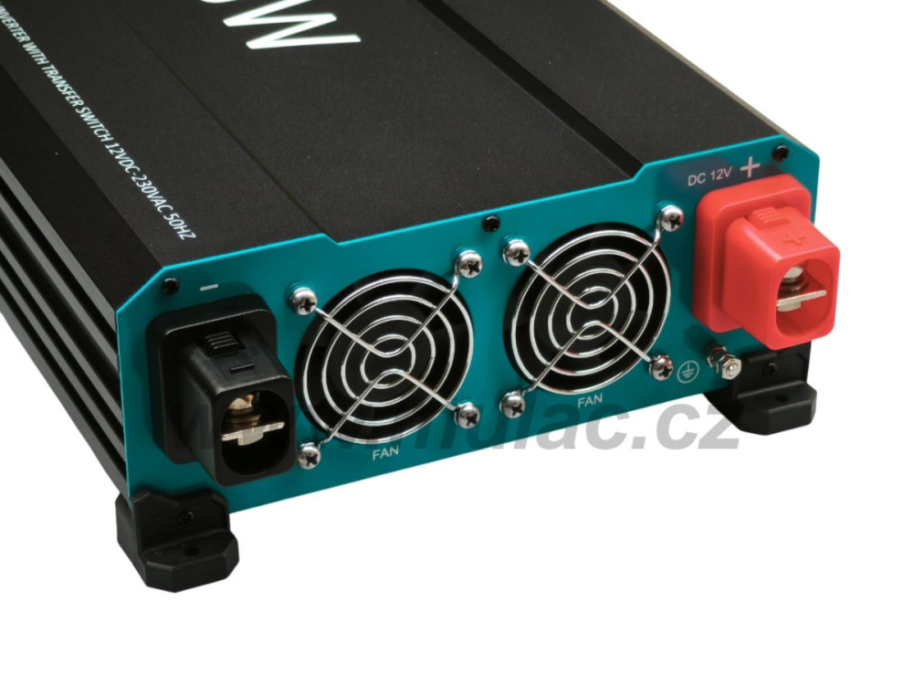 Renogy 3000W 12V měnič napětí čistá sinusoida, integrovaný automatický stykač 230V/12V