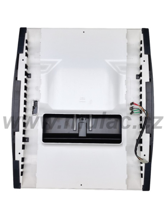 Propojovací kabel není součástí produktu.